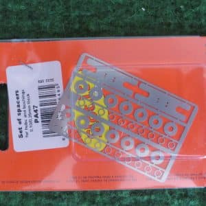 SET OF SPACERS