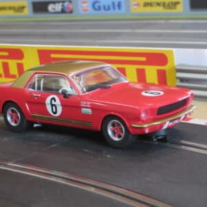 FORD MUSTANG