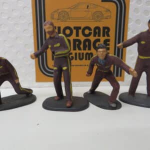 RACE FIGURES SET 26